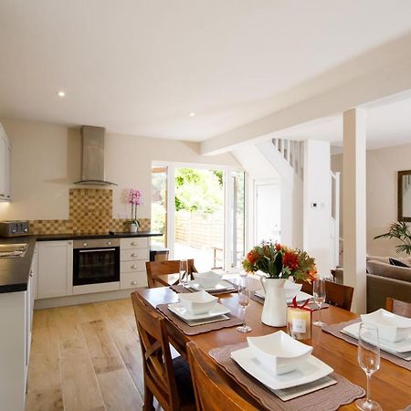'Orchard Croft Lodge - Chichester', Book-Direct, New Home 1,367 Sq' Ft' , Can Sleep 8 On Request , Split & Link 'Super King' Size Beds, Free Wi-Fi, Sky Tv & Sky Sports, 9 - Minutes From West Wittering Beach, Very Quiet Location, Dog Friendly Екстериор снимка