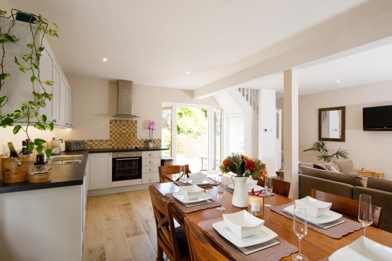 'Orchard Croft Lodge - Chichester', Book-Direct, New Home 1,367 Sq' Ft' , Can Sleep 8 On Request , Split & Link 'Super King' Size Beds, Free Wi-Fi, Sky Tv & Sky Sports, 9 - Minutes From West Wittering Beach, Very Quiet Location, Dog Friendly Екстериор снимка