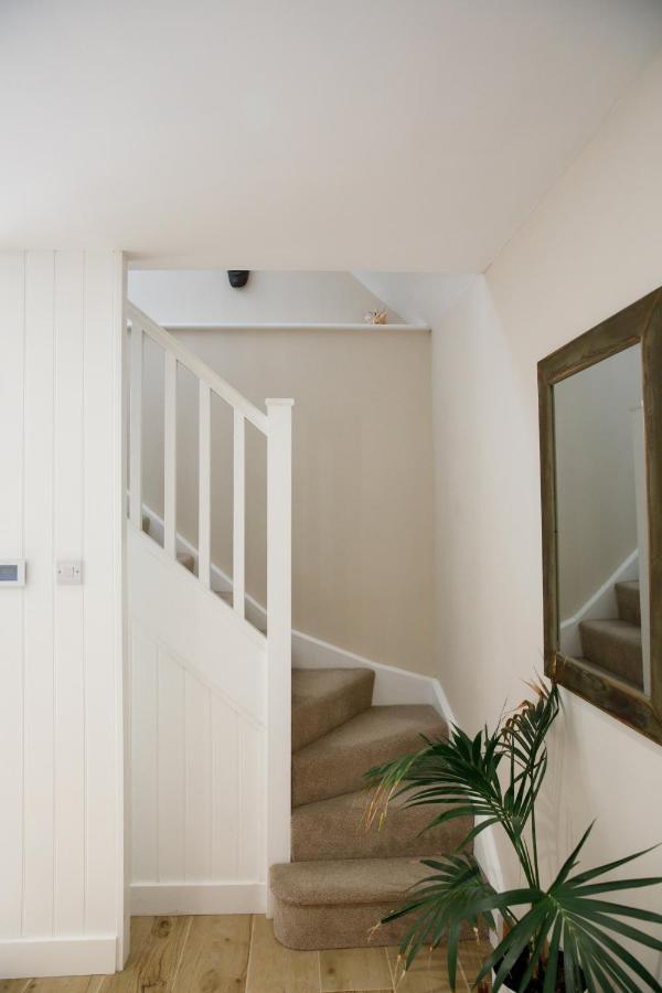 'Orchard Croft Lodge - Chichester', Book-Direct, New Home 1,367 Sq' Ft' , Can Sleep 8 On Request , Split & Link 'Super King' Size Beds, Free Wi-Fi, Sky Tv & Sky Sports, 9 - Minutes From West Wittering Beach, Very Quiet Location, Dog Friendly Екстериор снимка